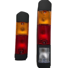 Farolim traseiro esquerdo e direito 56640-26600-71 56640-26601-71 56630-26601-71 para empilhador Toyota 8FD10 8FD30 8FG10 8FG30 62-8FD10 02-8FDF30 32-8FGK25 30-8FGN25 62-8FDN20 8FDU15 8FDU25 8FGCU20 8FGCU32 8FG30B