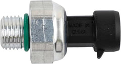 6735420017 Oil Pressure Sensor Car A6735420017 15CP3-27 15CP327 Engine Parts