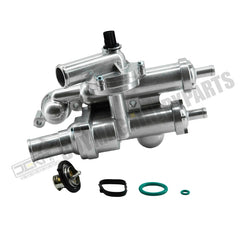 Carcasa de termostato de aluminio mejorada 68003582AB. Compatible con Chrysler 200 (2011-2014), Sebring (2007-2010), Dodge Avenger (2008-2014), Caliber (2007-2012), Journey (2009-2020) y Jeep Compass/Patriot (2008-2017). Reemplaza la pieza 4884571AB.