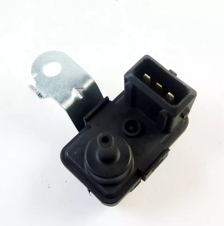 Pressure MAP Sensor For Mitsubishi Mirage 1.5L Eagle Summit Colt MD178243